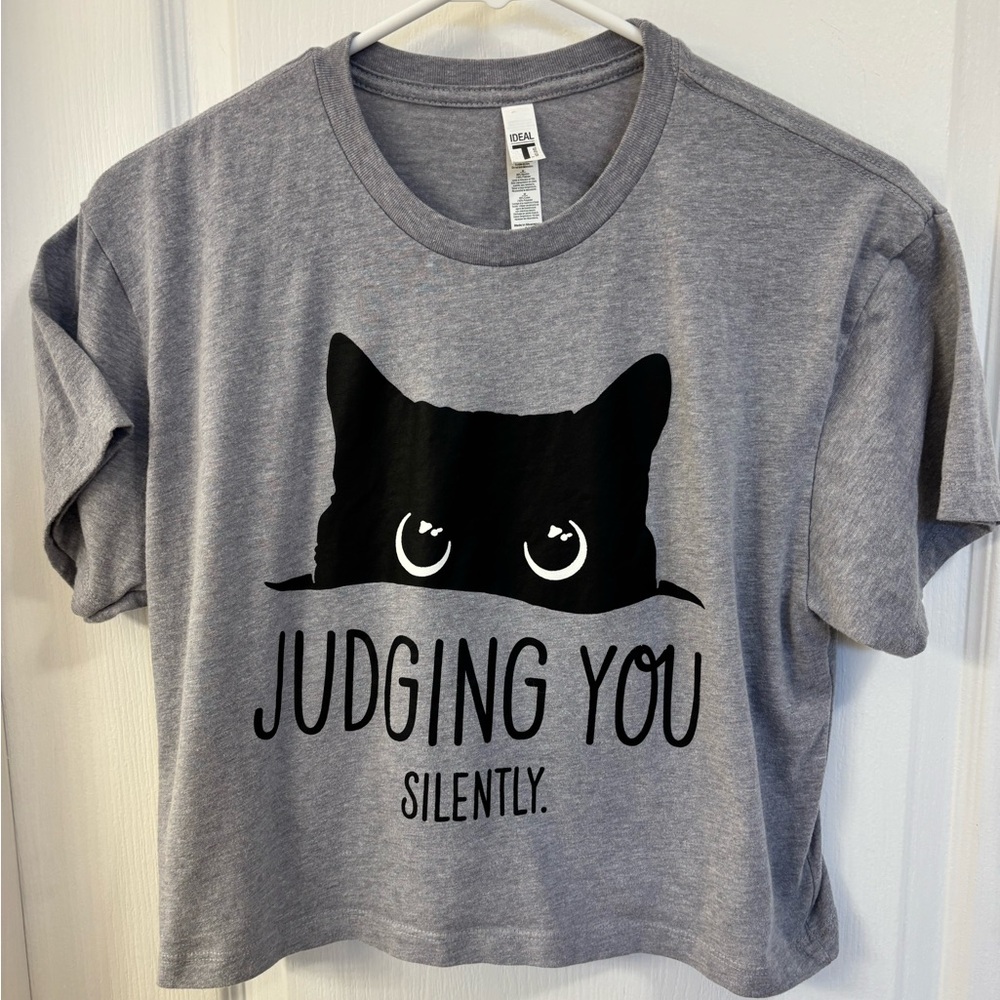 Women’s Size Medium Shirt Black Cat Saying “Judging You - Silently”